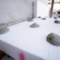 Jak prawidłowo kłaść styropian na fundament i uniknąć typowych błędów?