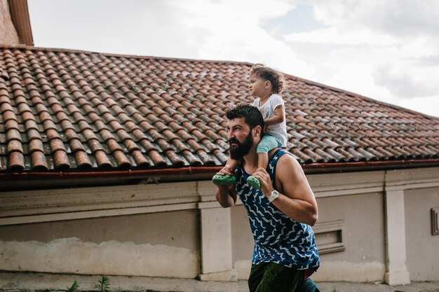 Jaką papę wybrać na deskowanie pod dachówkę?