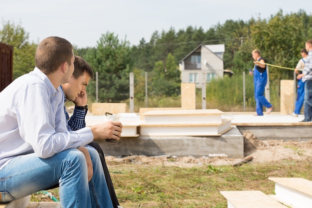Jaki dysperbit najlepiej sprawdzi się na fundament domu?