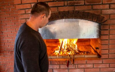 Jakie materiały sprawdzą się do budowy komina nad dachem?