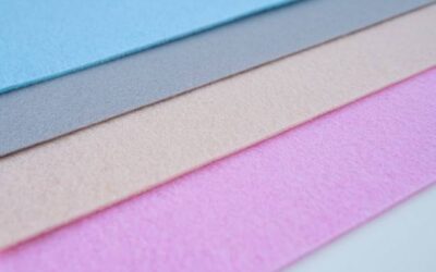 Tapeta flizelinowa czy papierowa – którą wybrać do swojego domu?