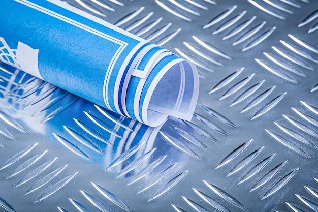 Folia kubełkowa - kłaść pod czy na styropian przy izolacji fundamentów?