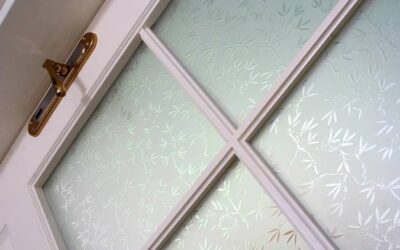 Tapeta na flizelinie – czym się wyróżnia ta dekoracja ścienna?