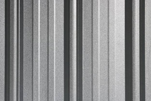 Jaki rozstaw łat pod blachę zapewni trwałość dachu?