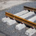 Ile wynosi koszt wylania płyty betonowej za metr kwadratowy?